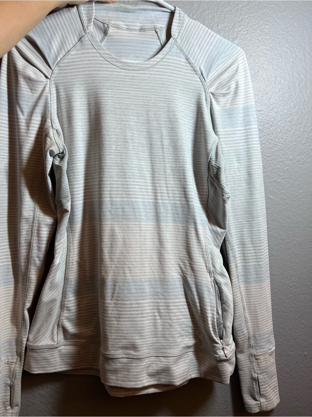 Lululemon Shirt Womens 8 Gray Striped Long Sleeve Lightweight Athletic Top